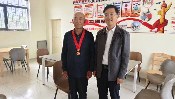 惠强在景泰县开展“七一”走访慰问活动